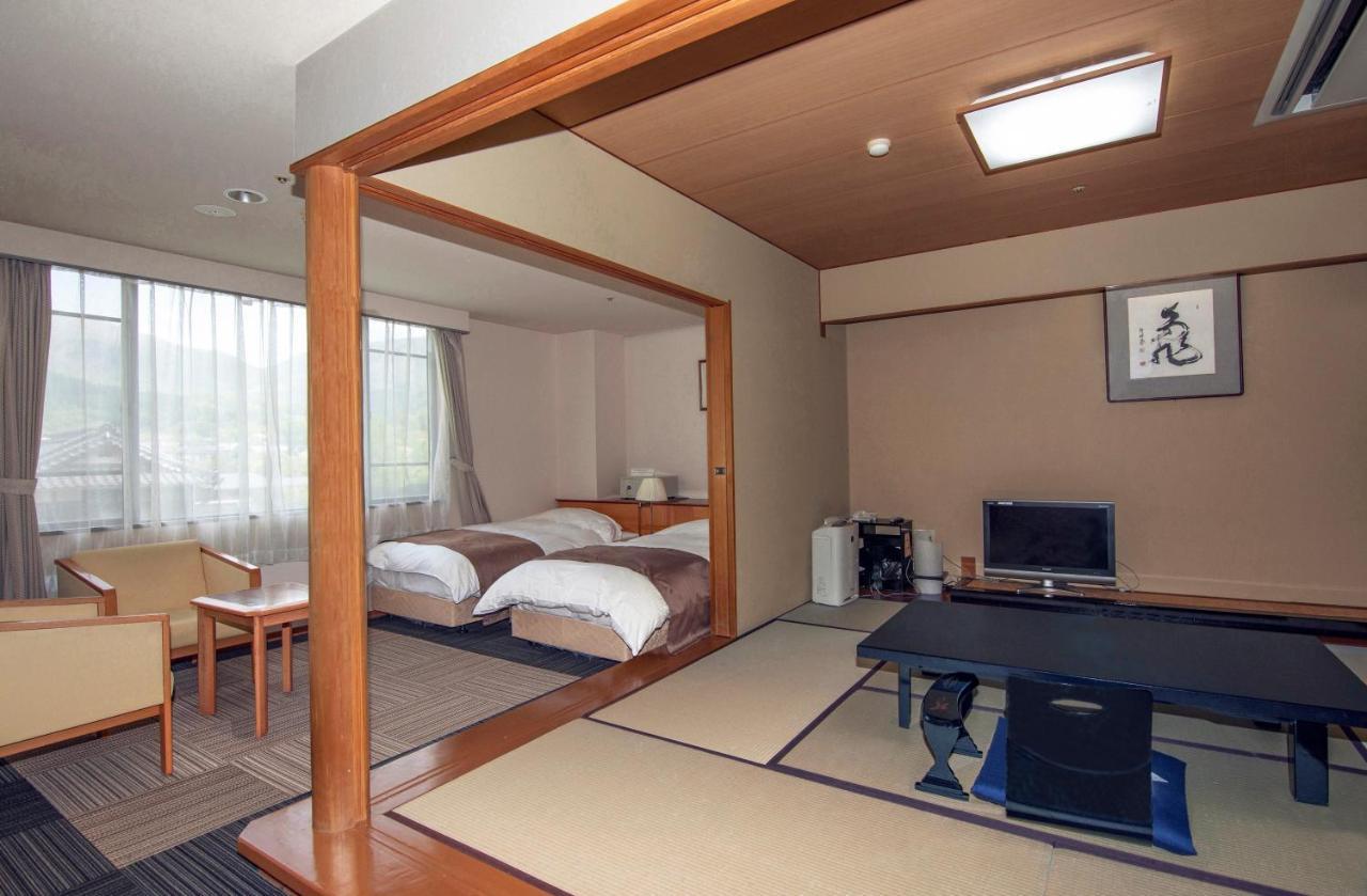 Yufuin Hotel Shuhokan Eksteriør bilde